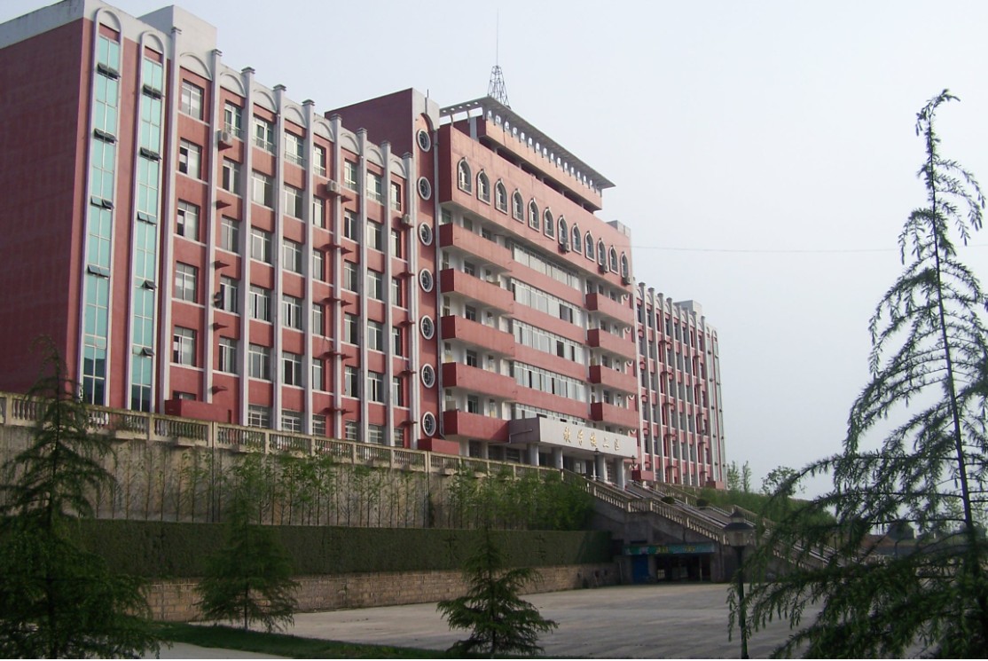 南充十一中校园一角 南充十一中校园一角