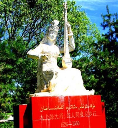 木卡姆大师雕像