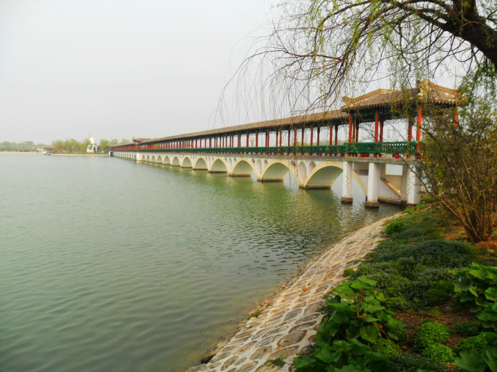 八里湖(安徽颍上县境湖泊（淮河水系）)