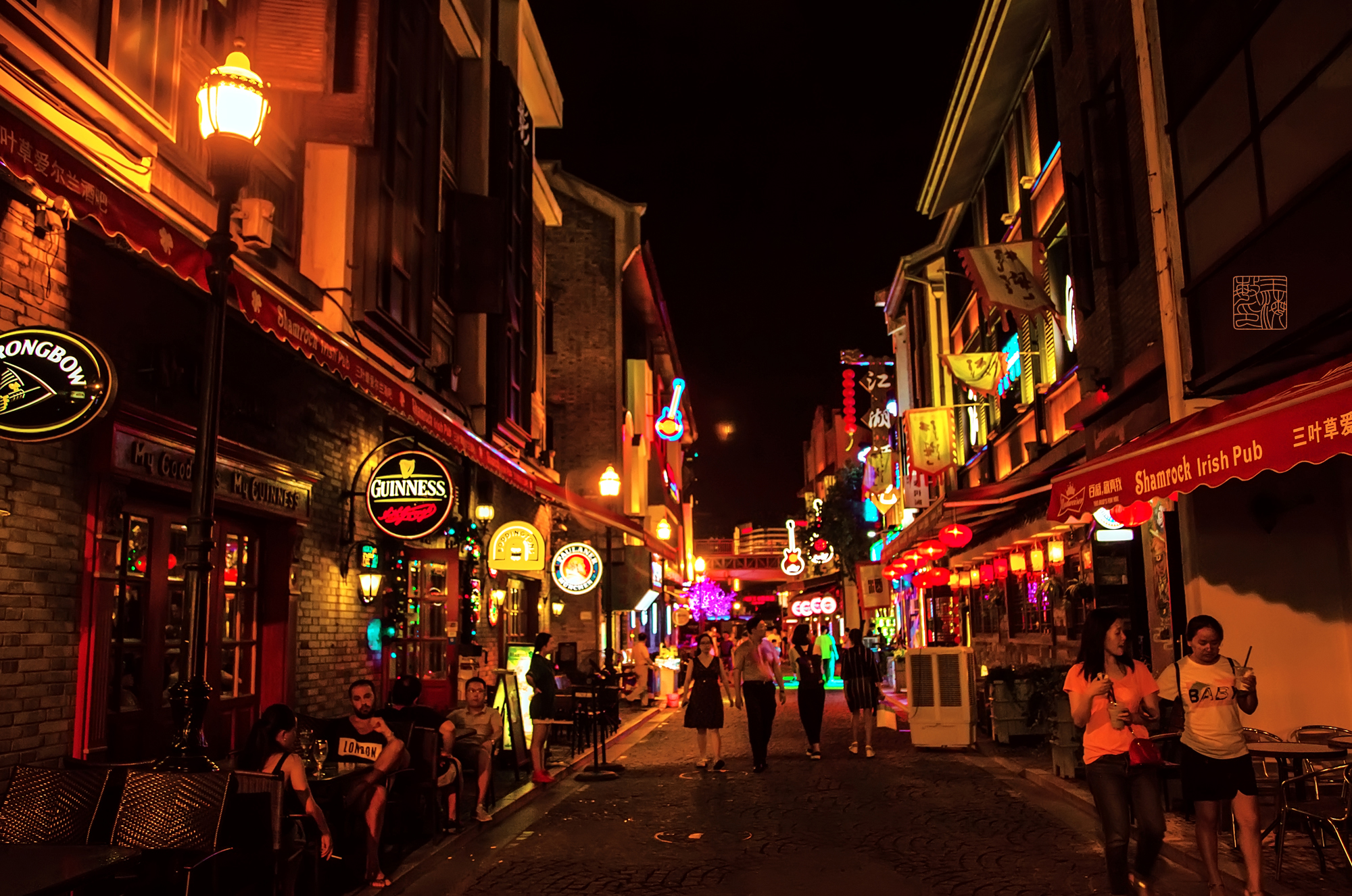 夜色下的宁波老外滩(王海敏摄影) 夜色下的宁波老外滩(王海敏摄影)