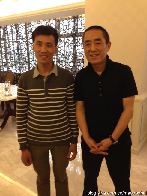 与张艺谋导演合影留念 与张艺谋导演合影留念