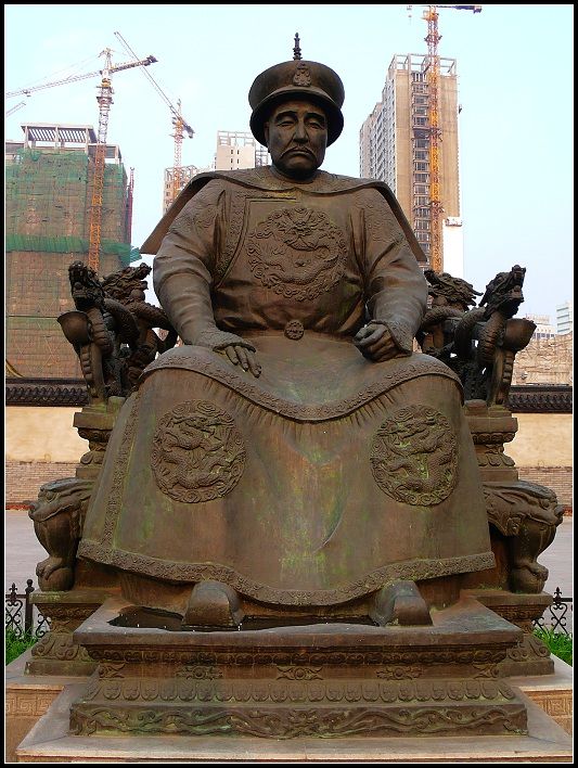 皇太极雕像 皇太极雕像