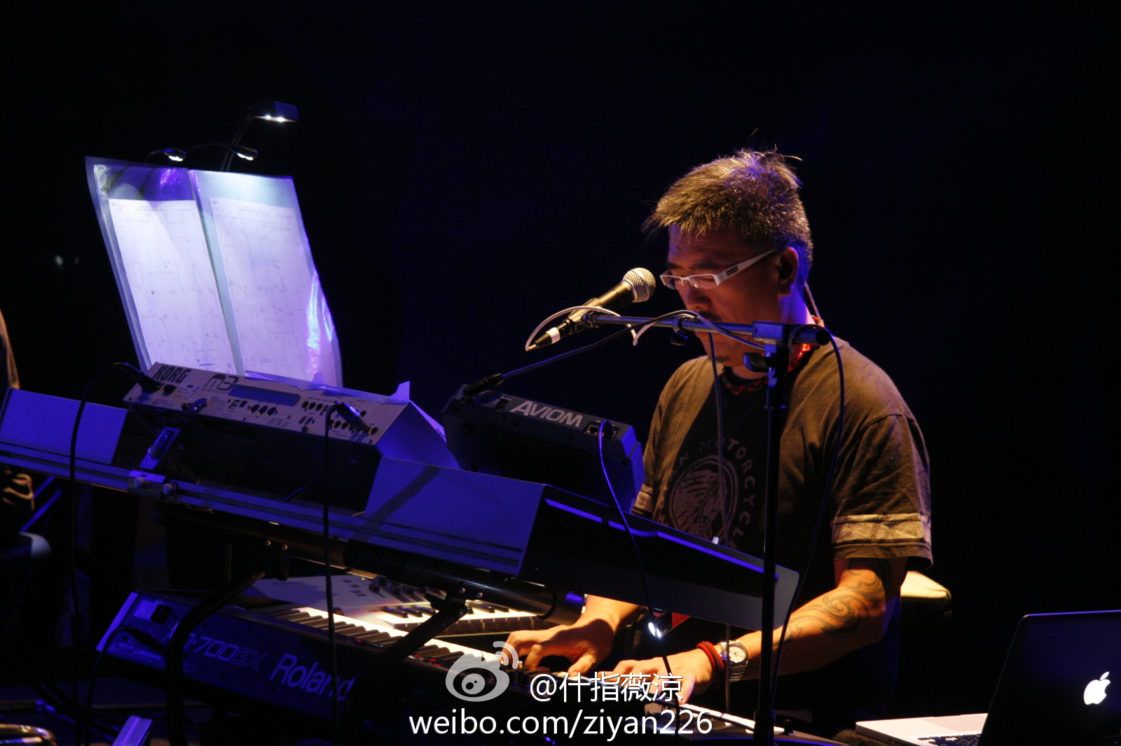 屠颖老师担任演唱会音乐总监工作照 屠颖老师担任演唱会音乐总监工作照