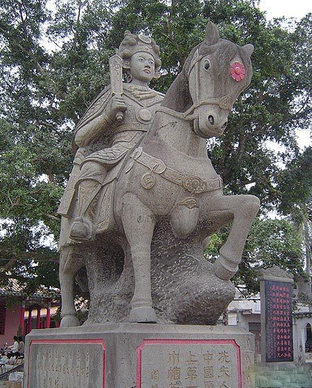 冼夫人支持陈霸先起兵讨伐,平定了侯景之乱 冼夫人支持陈霸先起兵讨伐,平定了侯景之乱
