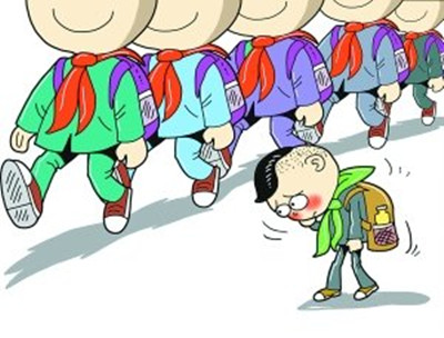 戴上绿领巾的孩子抬不起头 戴上绿领巾的孩子抬不起头