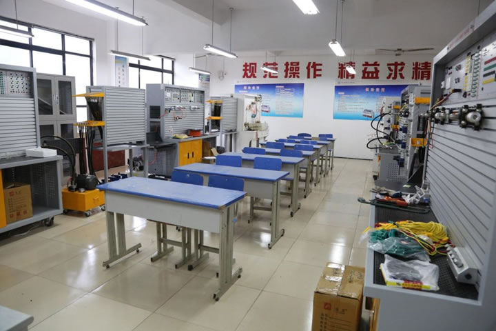 北京现大轨道交通学院 北京现大轨道交通学院