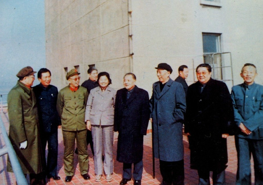 邓小平同志视察南京长江大桥 邓小平同志视察南京长江大桥