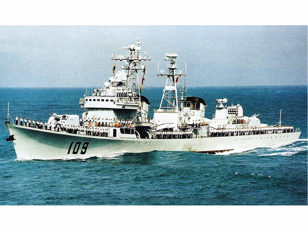 中国海军051型驱逐舰 中国海军051型驱逐舰
