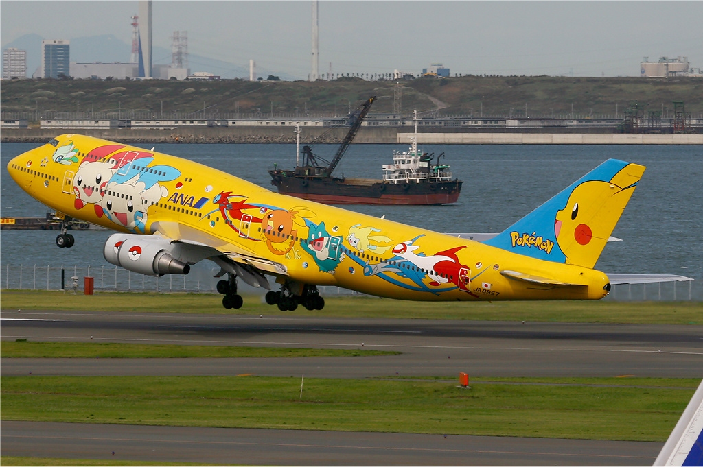 全日空口袋妖怪装饰的波音747 全日空口袋妖怪装饰的波音747