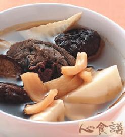 干贝鲜笋鸡汤