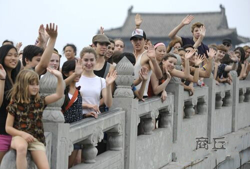 商丘古城游人如织 商丘古城游人如织