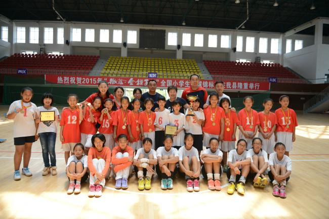 北京育才学校国小女子手球队